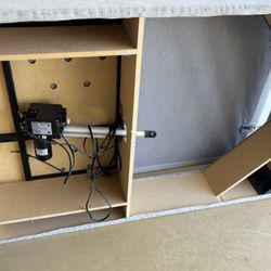 Tempur Pedic Electric box springs 2 Make Ca King 