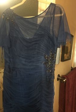 BRAND NEW FORMAL DRESS