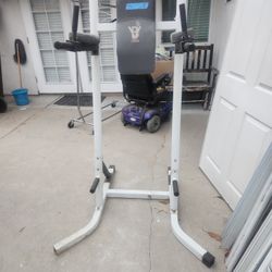 Free exercise machine