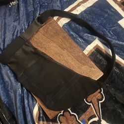 Universal Medical Arm Sling - Adjustable Padded Shoulder Strap - Like New