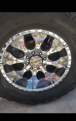 Fuel Offroad 20" Rims & 37" Tires