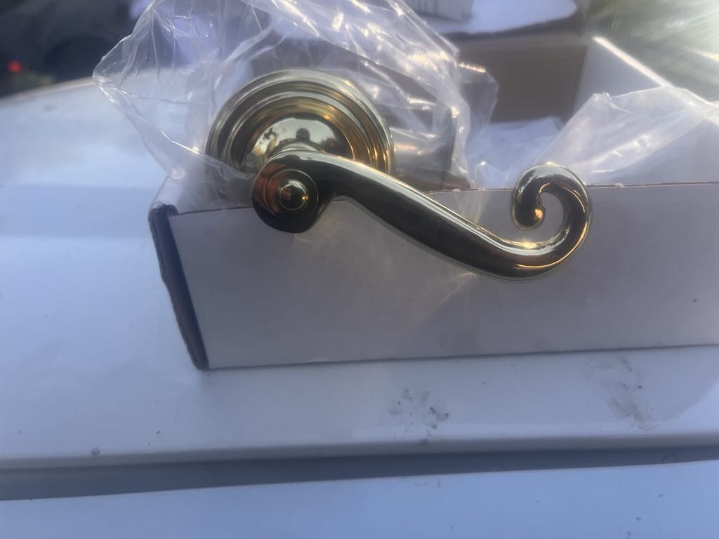 Hi End Door Knob