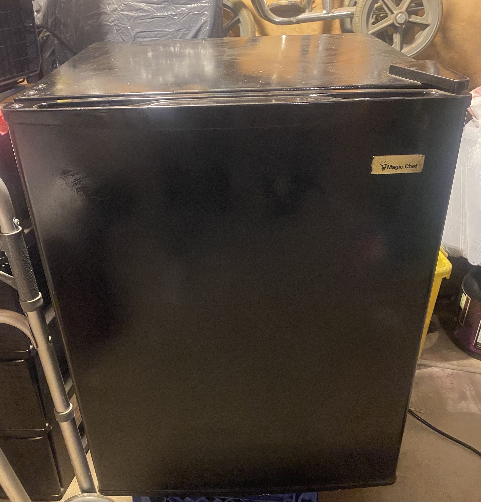 Mágic Chef Refrigetator