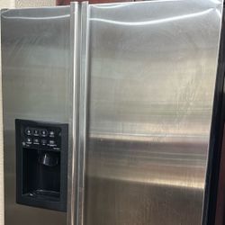 GE  Refrigerator 