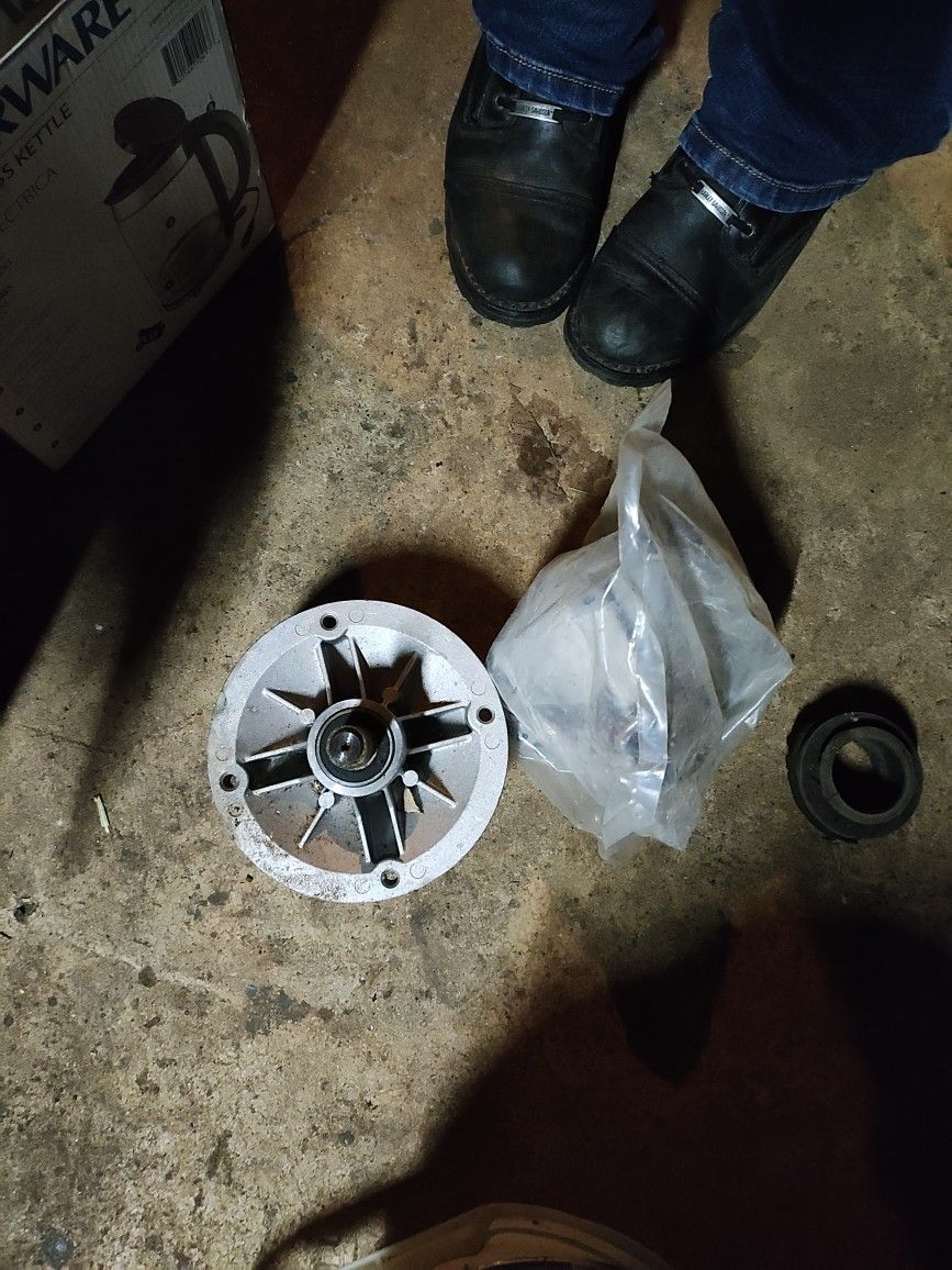 Zero Turn Lawnmower Blade Spindles
