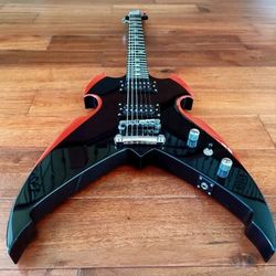 Silvertone Paul Stanley Signature Apocalypse Pro Guitar & OHSC