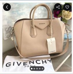 $850 Givenchy Antigona Handbag