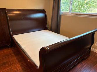 Beautiful Restoration Hardware Sleigh Bedframe Queen Size
