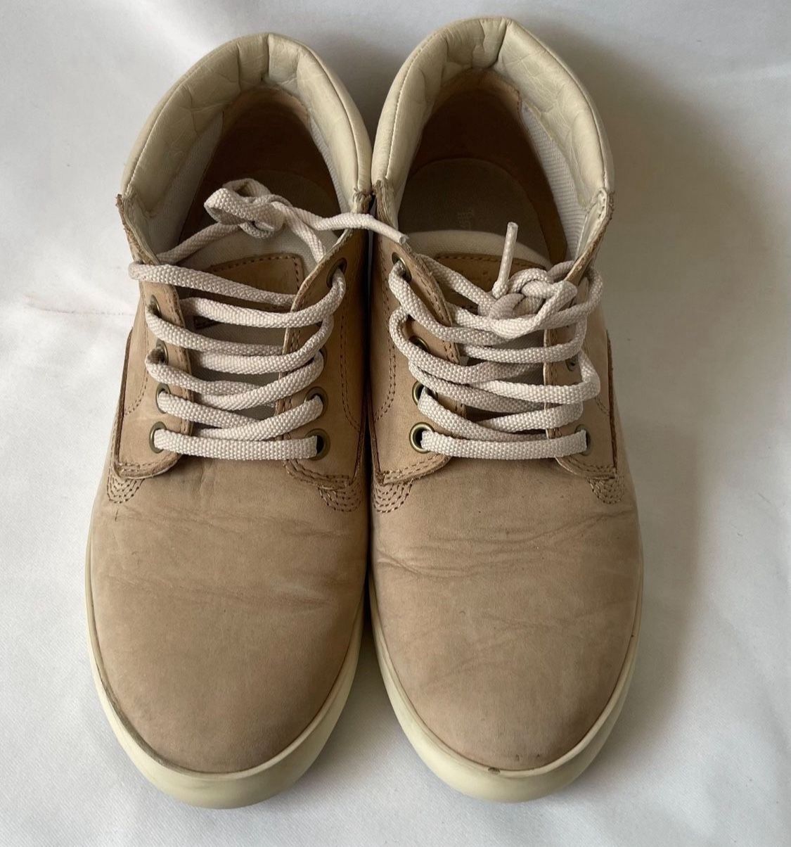 Women's Co Timberland Shoes Size 7 : Used - Good condition.