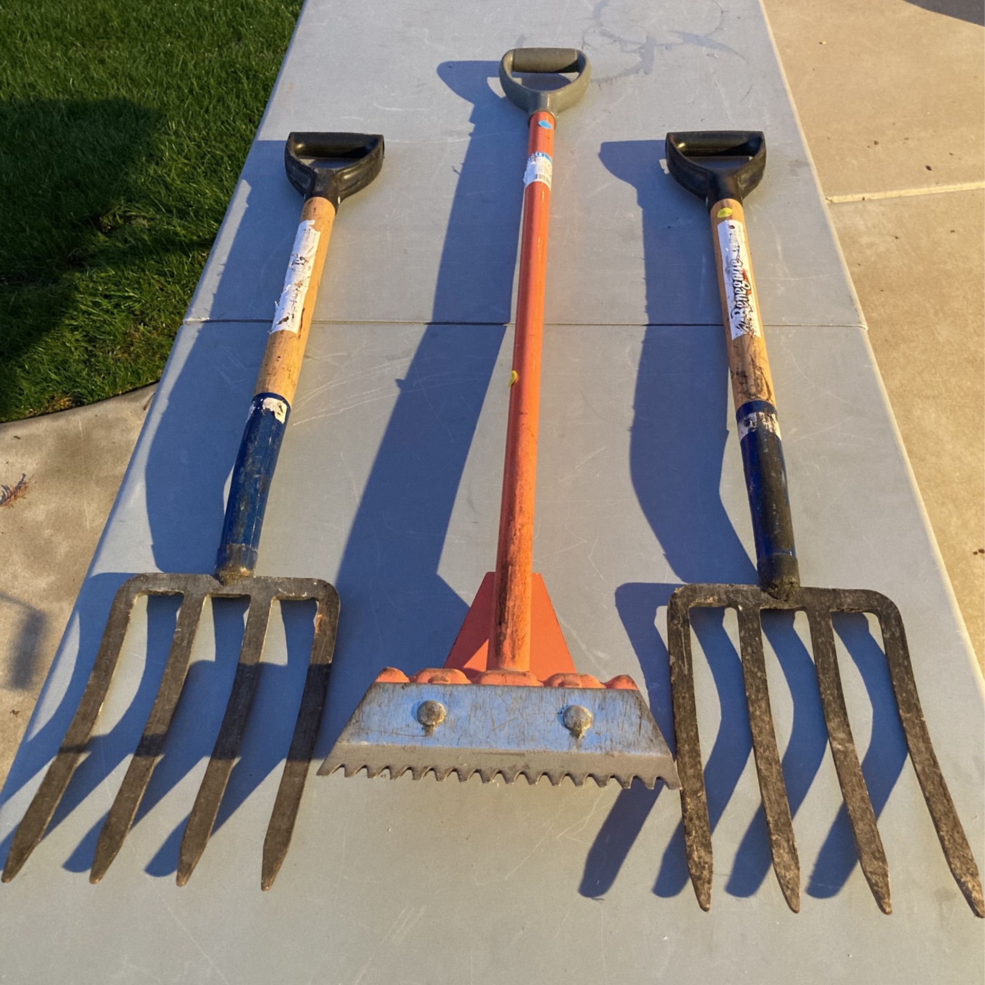 Roof demolition tools