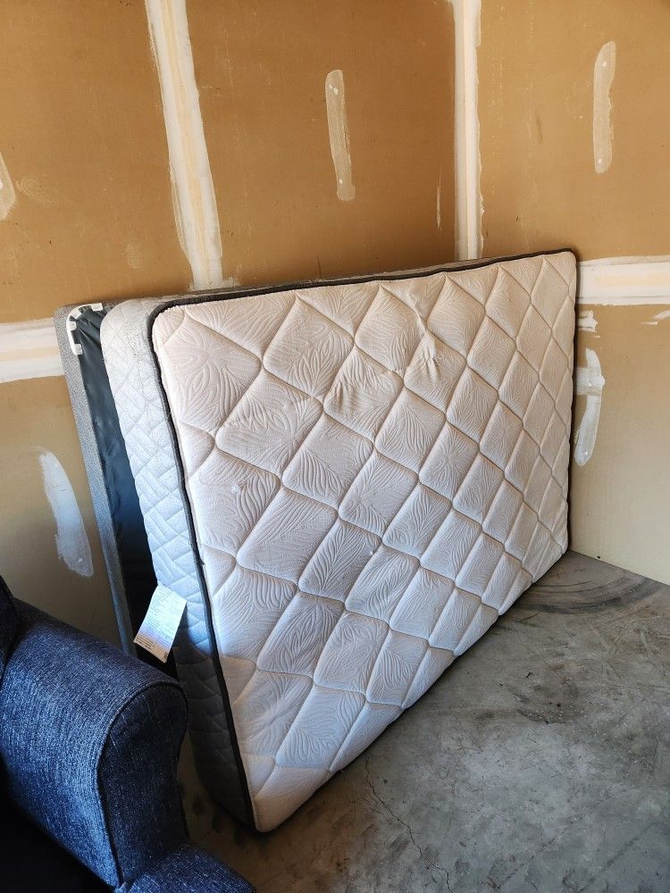 Mattress And Boxspring