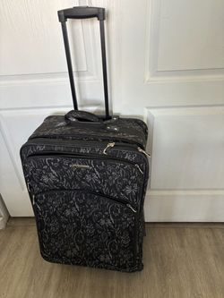 Suitcase 28.5” Tall x 18” Wide x 11” Deep MPU In Rio Rancho Cash Only FCFS Read Below