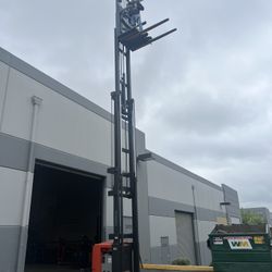 300” Toyota Order Picker Forklift-HIGH! 