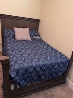 Bedroom set/dining table/Home furniture