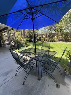 Heavy Duty Patio Set With Rocking Chairs And Umbrella 