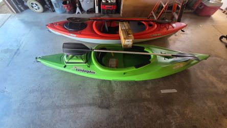 Sundolphin Aruba 10 kayak with paddle / Pelican clipper 100x kayak with after market Ozark trail adjustable fishing paddle/ kayak car rack from AA rac