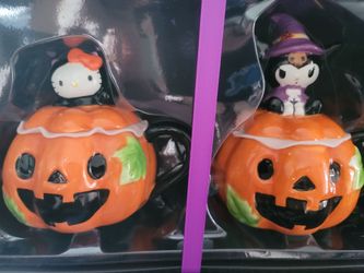 HELLO KITTY AND KUROMI HALLOWEEN MUGS SET