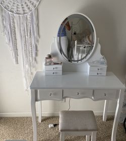 Vanity set with LED lighting and cushioned seat - 1 month old