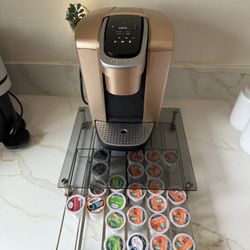 KEURIG COFFEE MAKER 