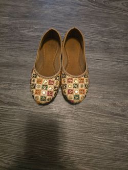 Toddler punjabi jutti/shoes, fits like size 12