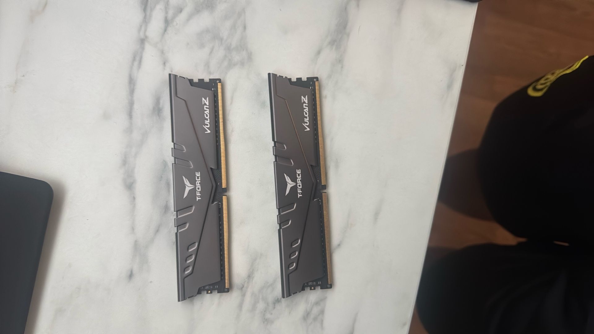 TEAMGROUP T-Force Vulcan Z DDR4 16GB Kit (2x8GB) 3200MHz(ONLY MEET UPS)