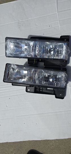 1988-1999 Chevy Silverado Pickup Tahoe Suburban Headlights Clear headlights
🚫Headlights only all 4 bulbs including