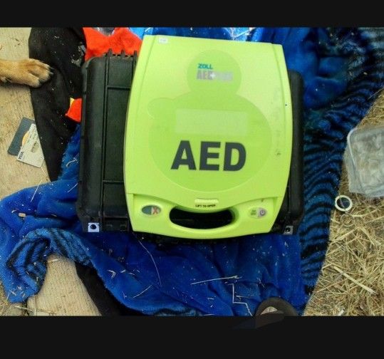 Defibrillator AED