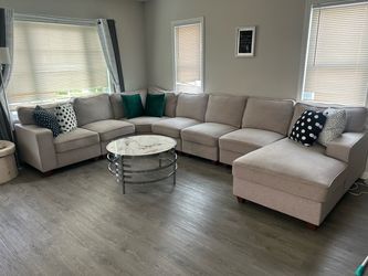 Large U-Shaped Sectional Sofa with Chaise