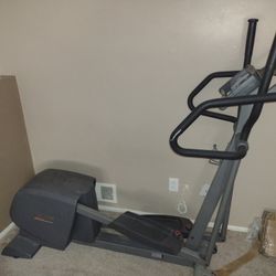 Pro Form Elliptical Machine 