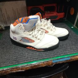 Jordan's Men's Size 15 Orange and blue interior.