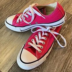 Chuck Taylor All Star Chaos Fuchsia/ Hot Pink Low Top Converse Sneakers (Like New)