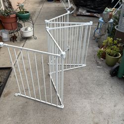 Regal 4-in-1 Play Yard Safety Gate