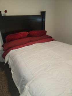 Queen size bedroom set