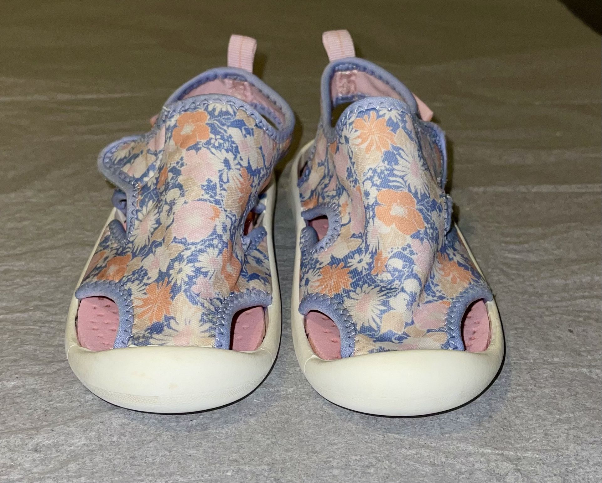 OshKosh B'gosh-Child Swimmie Water Shoes in Floral