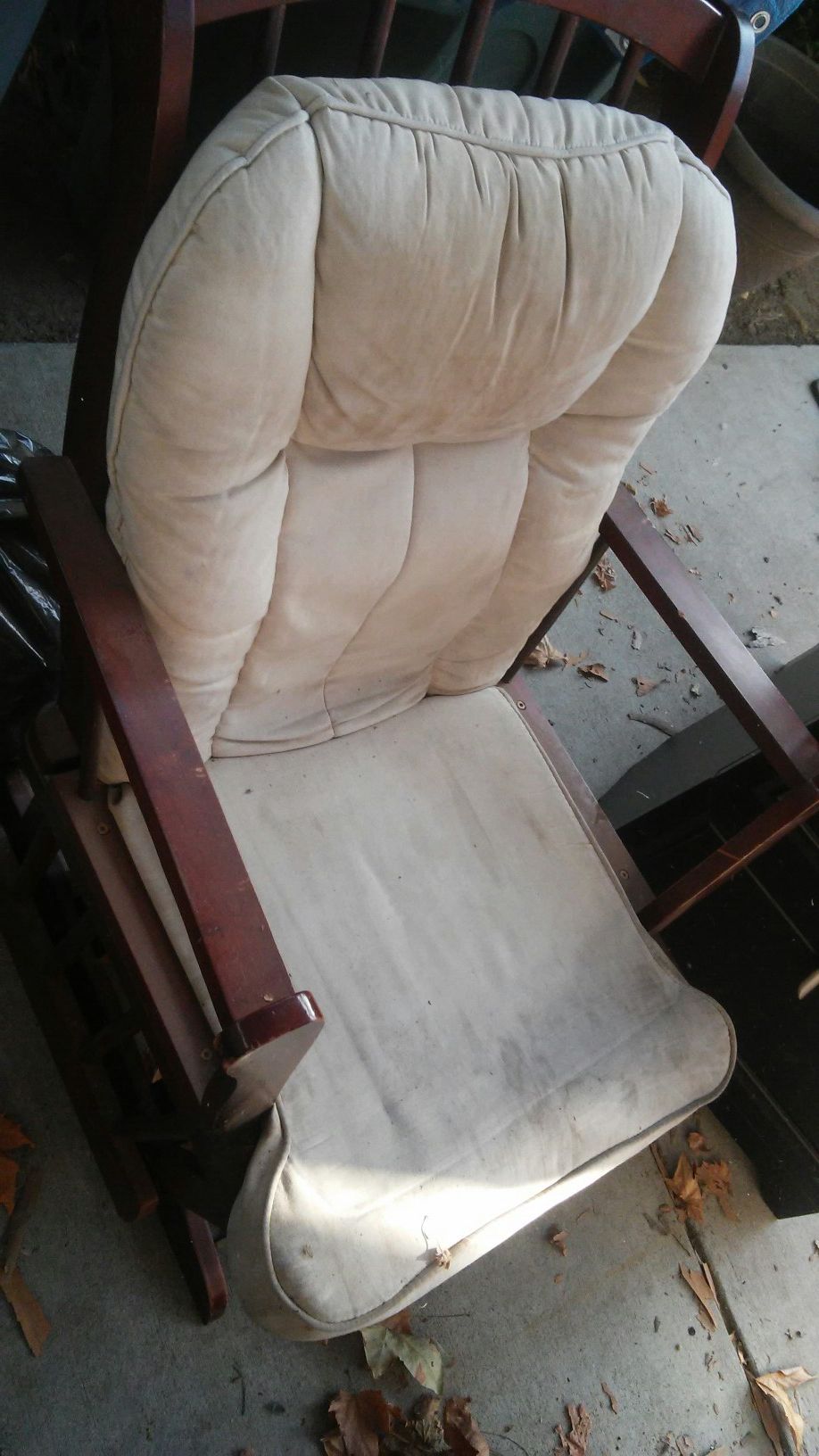 Rocker glider chair with ottoman needs cleaning