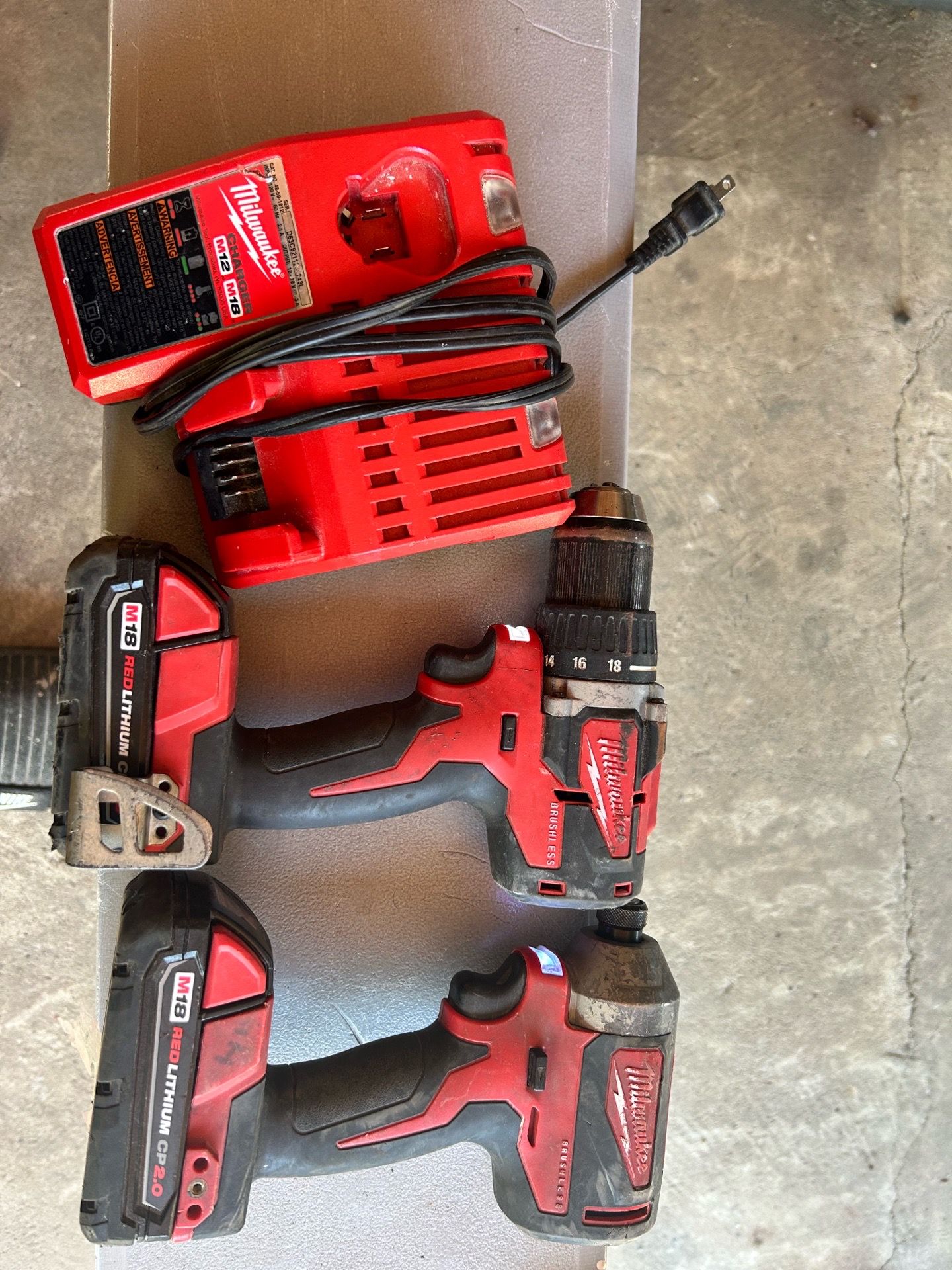 Milwaukee drill & impact / taladro & impacto brushless m18