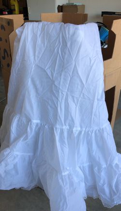 White wedding dress crinoline (small)