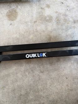 Quik Lok Guitar/Bass Wall Hanger
