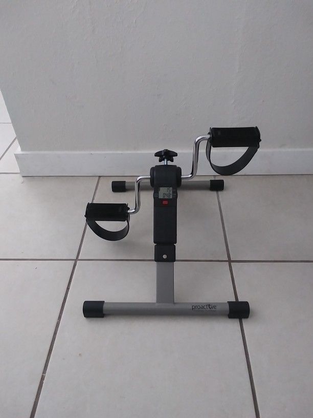 Pedal Eserciser With Digital like new
