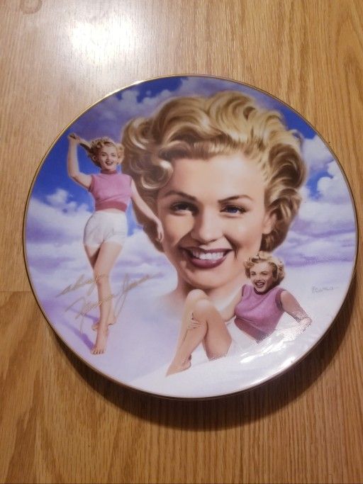 Million Dollar Star Marilyn monroe Plate..Bradbury Stamped..Brand New Collectors Plate