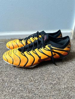Soccer cleats sz10.5