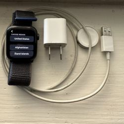 Apple Watch SE GPS Aluminum Case 