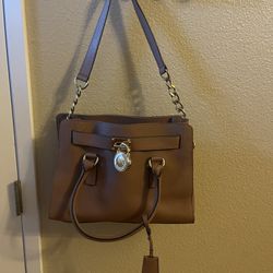 Michael Kors Florence Large Bifold for Sale in Peoria, AZ - OfferUp