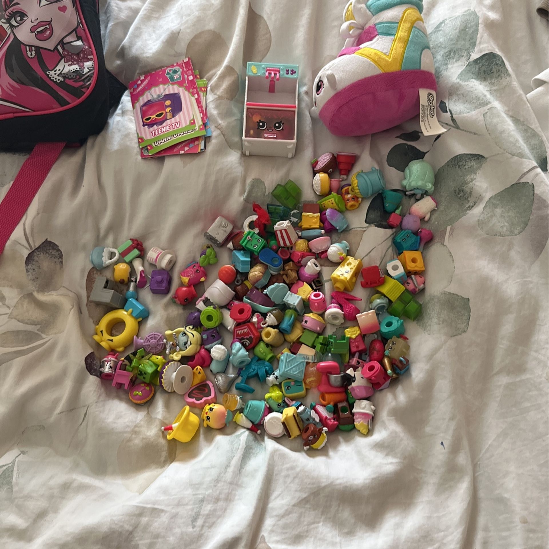 Lots Of Shopkins And Backpack 