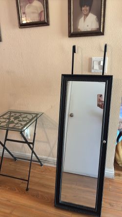 Jewelry holder