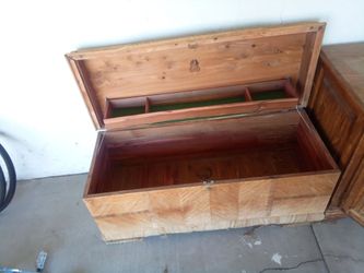Vintage Lane Cedar Chest