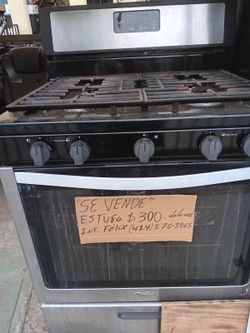 Stuve and refrigerator