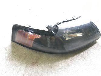 01-04 Ford Mustang right passenger side headlight
