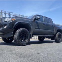 Toyota 3inch Ready Lift Special Wheels And Tires As Pictured. Method Fuel Black Rhino W/ Bfg Ko2tires In 285/70r 17 $2600 Install NAlignment