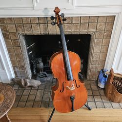 1/2 Cello Needs Work